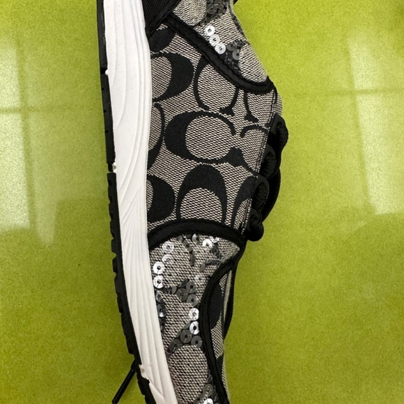 NWT Coach canvas/sequins sneakers size 6.5 - Picture 3 of 4